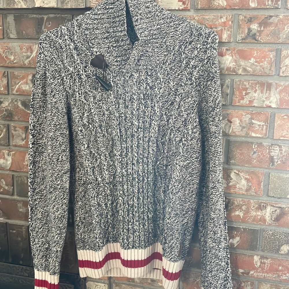 Roots Canada sweater